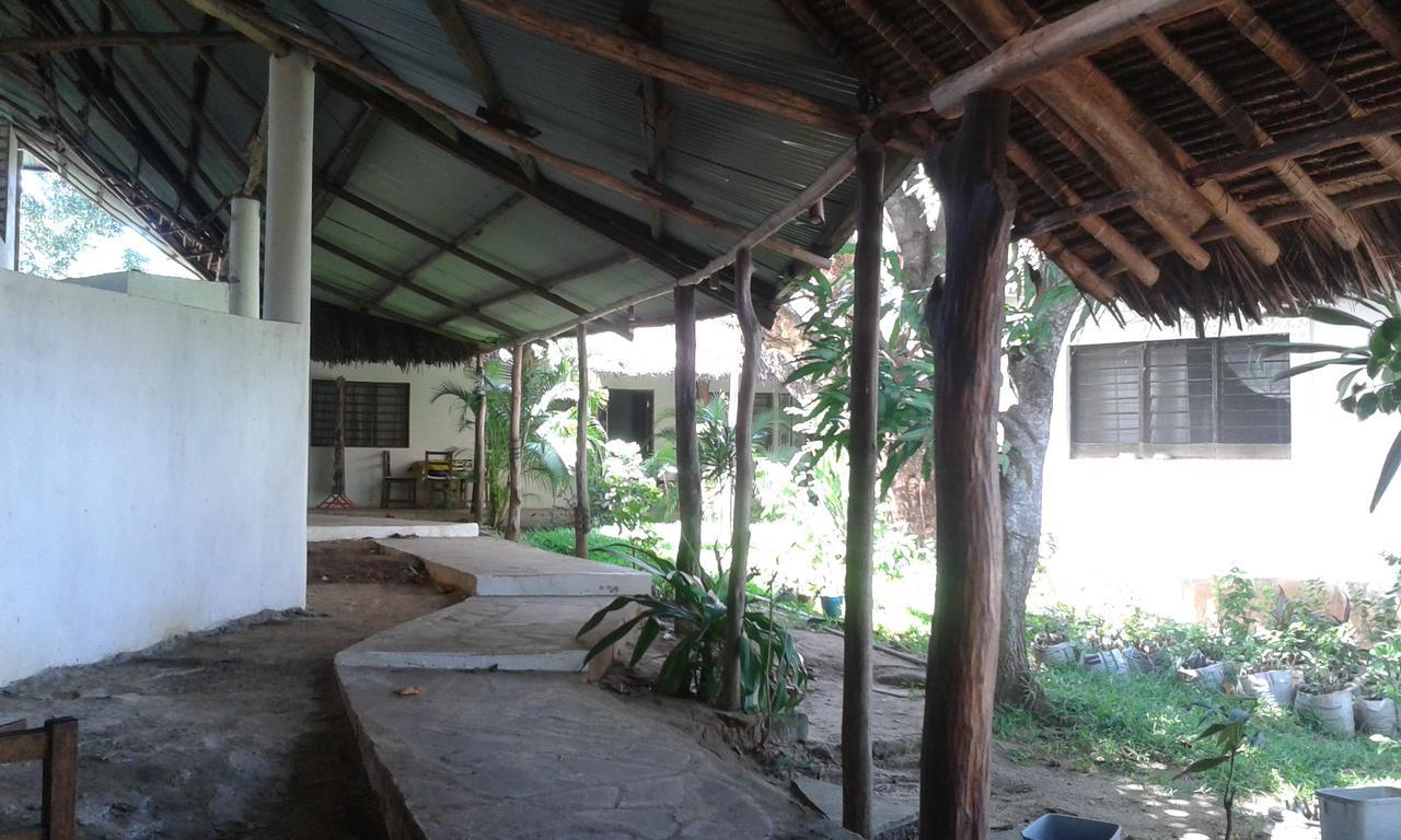 Travellers Inn Resort Malindi Kijiwetanga Exterior foto