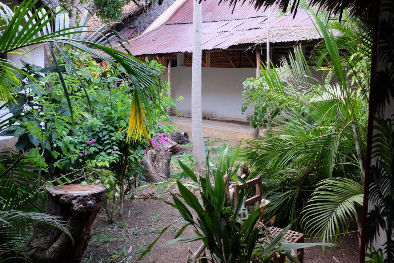 Travellers Inn Resort Malindi Kijiwetanga Exterior foto